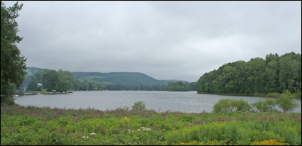 Song Lake in the Finger Lakes, New York (USA) is a small glacial lake south of the city of Syracuse.